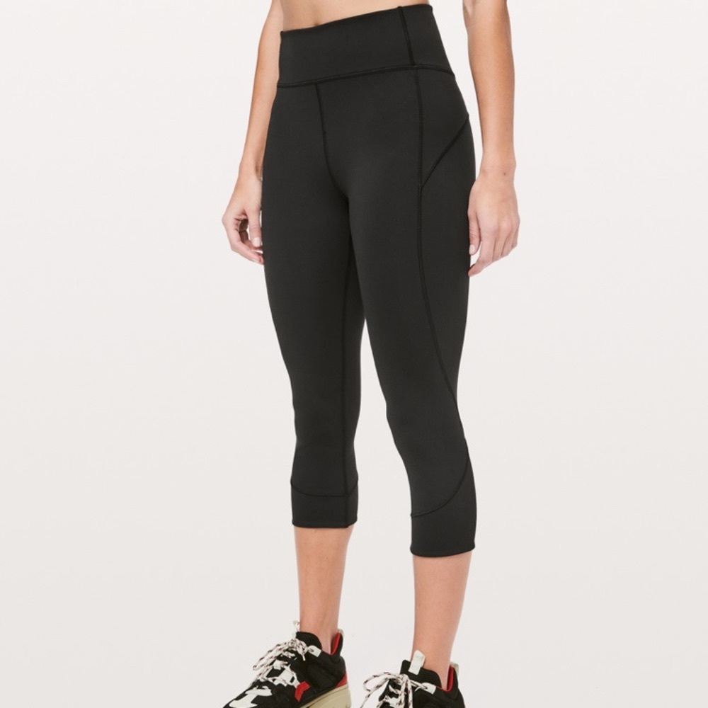 Lululemon In Movement high rise 19” crops